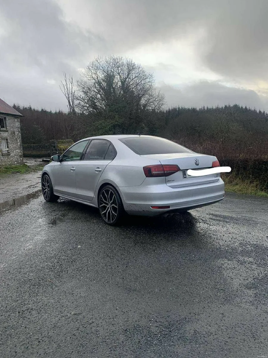 Volkswagen Jetta 2016 - Image 4
