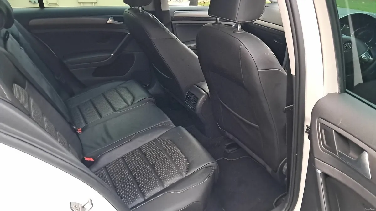 Volkswagen Golf 2018 - Image 2