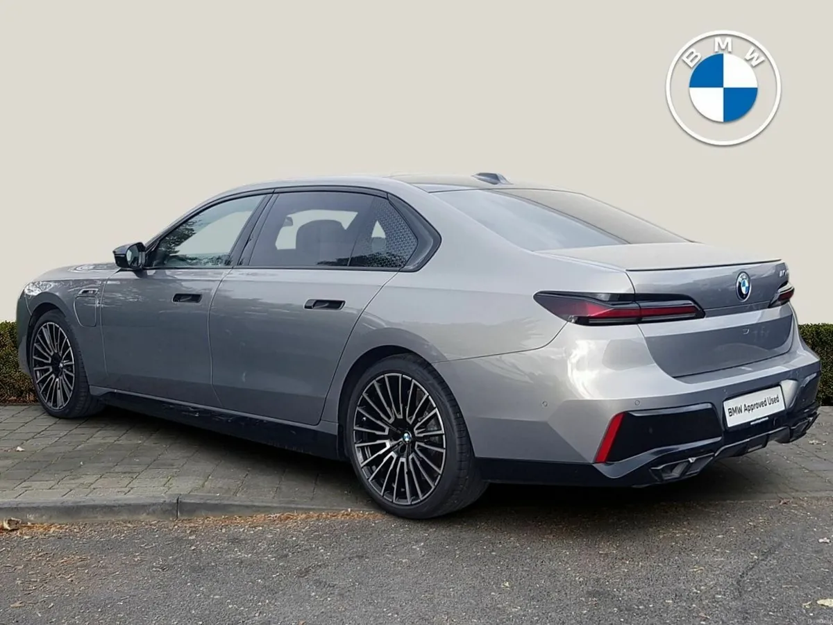 BMW 7-Series M760e - Image 2
