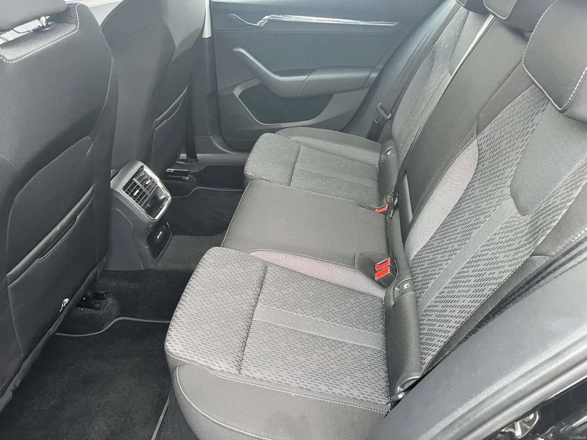 2024 Skoda Octavia STYLE 2.0TDI - Image 3