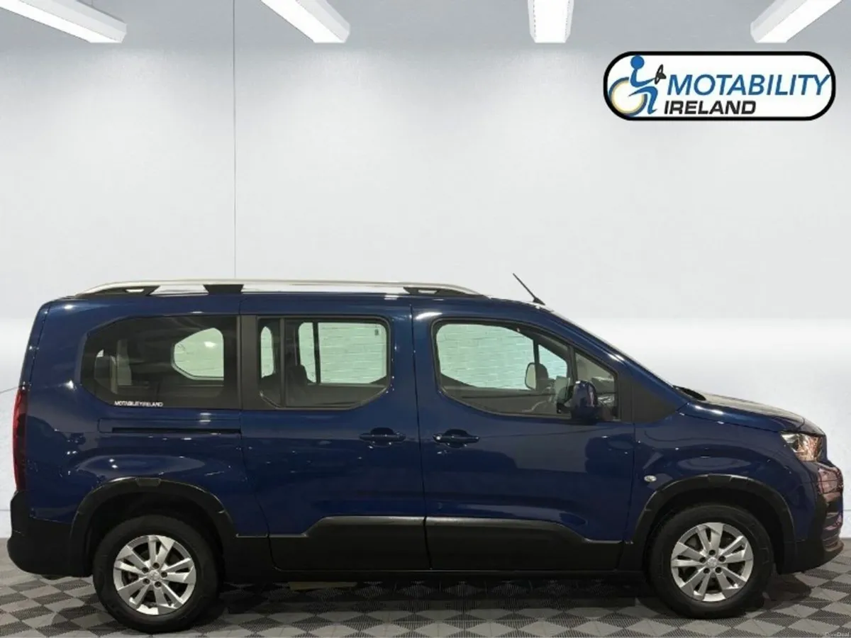 Peugeot Rifter Wheelchair Accessible - Image 4