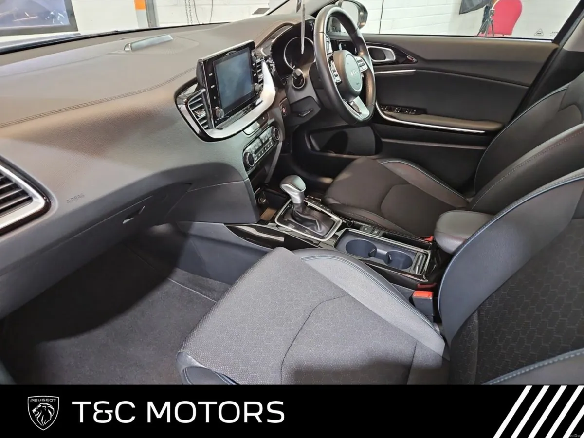 Kia Ceed 1.6 GDI PHEV - Rear Parking Sensors & Cam - Image 4