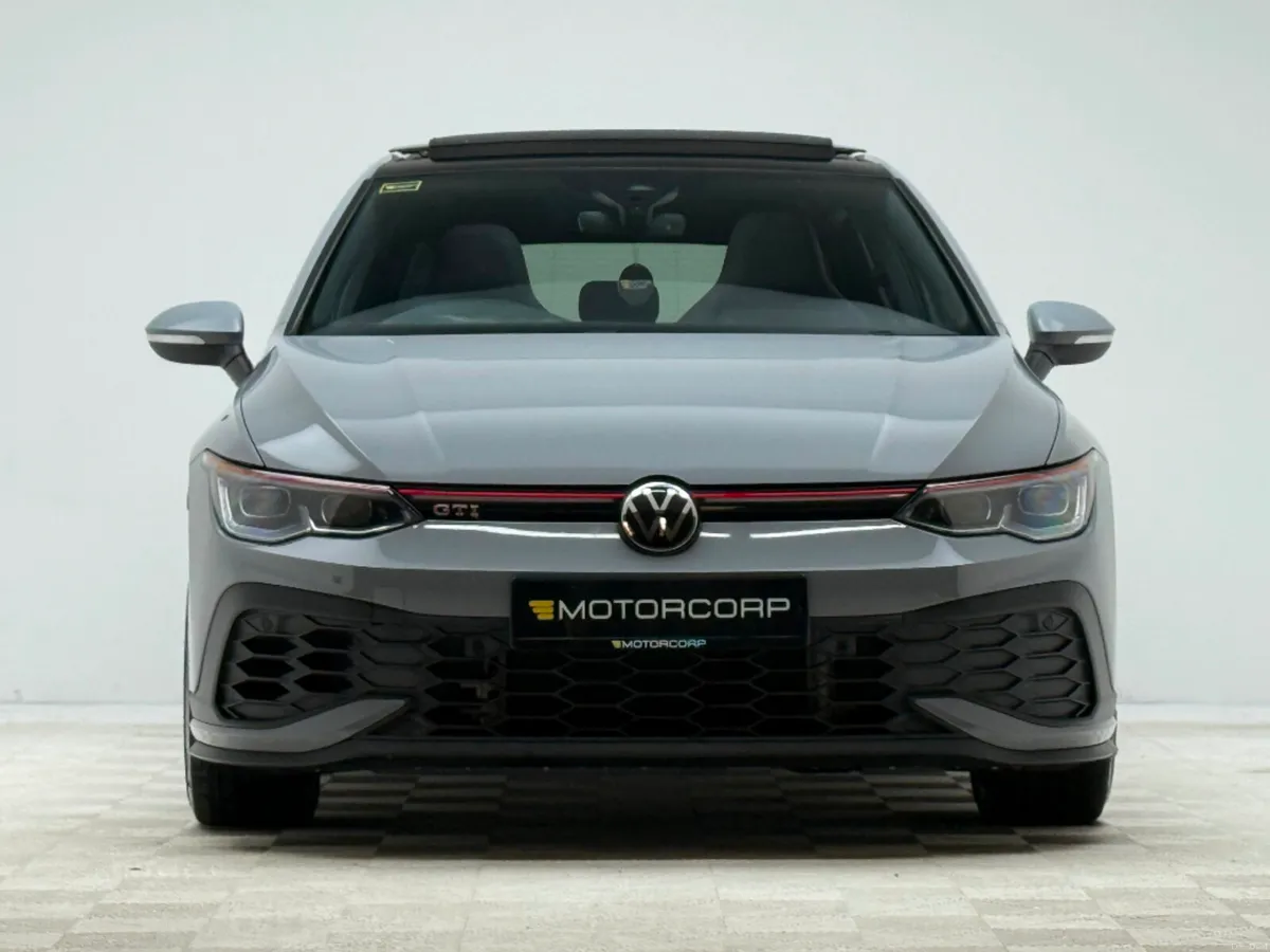 Volkswagen Golf GTI CLUBSPORT 2.0 TSI 300HP *PAN R - Image 2