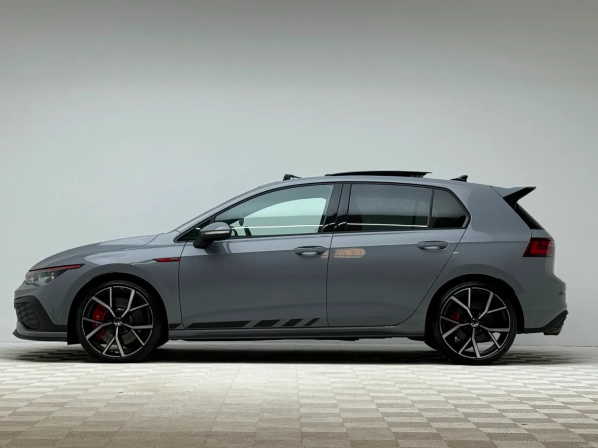 Volkswagen Golf GTI CLUBSPORT 2.0 TSI 300HP *PAN R - Image 4
