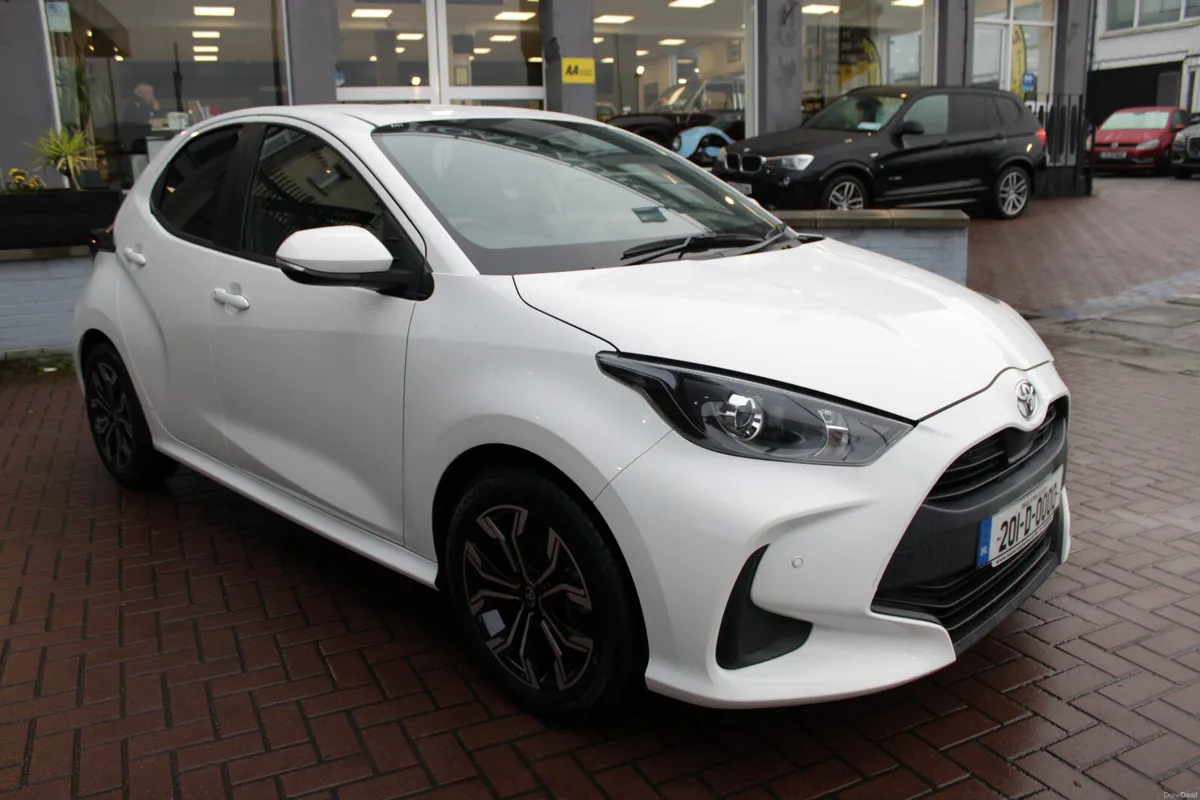 1.0 SPORT 5DR HATCHBACK AUTOMATIC // 1 OWNER IN AS - Image 2