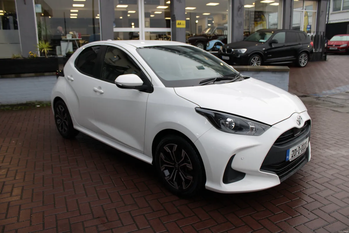 1.0 SPORT 5DR HATCHBACK AUTOMATIC // 1 OWNER IN AS - Image 1