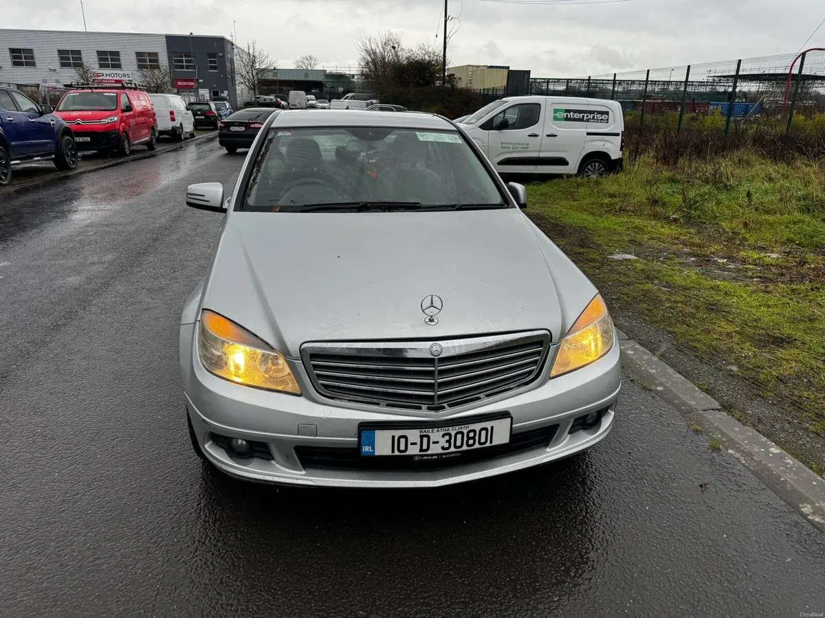 2010 Mercedes - Image 3