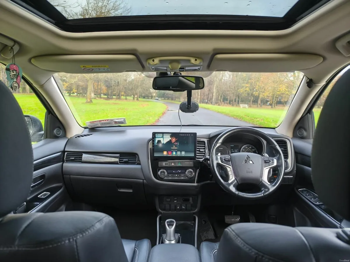 2017 Mitsubishi Outlander 2.0 PHEV HIGH SPEC - Image 4