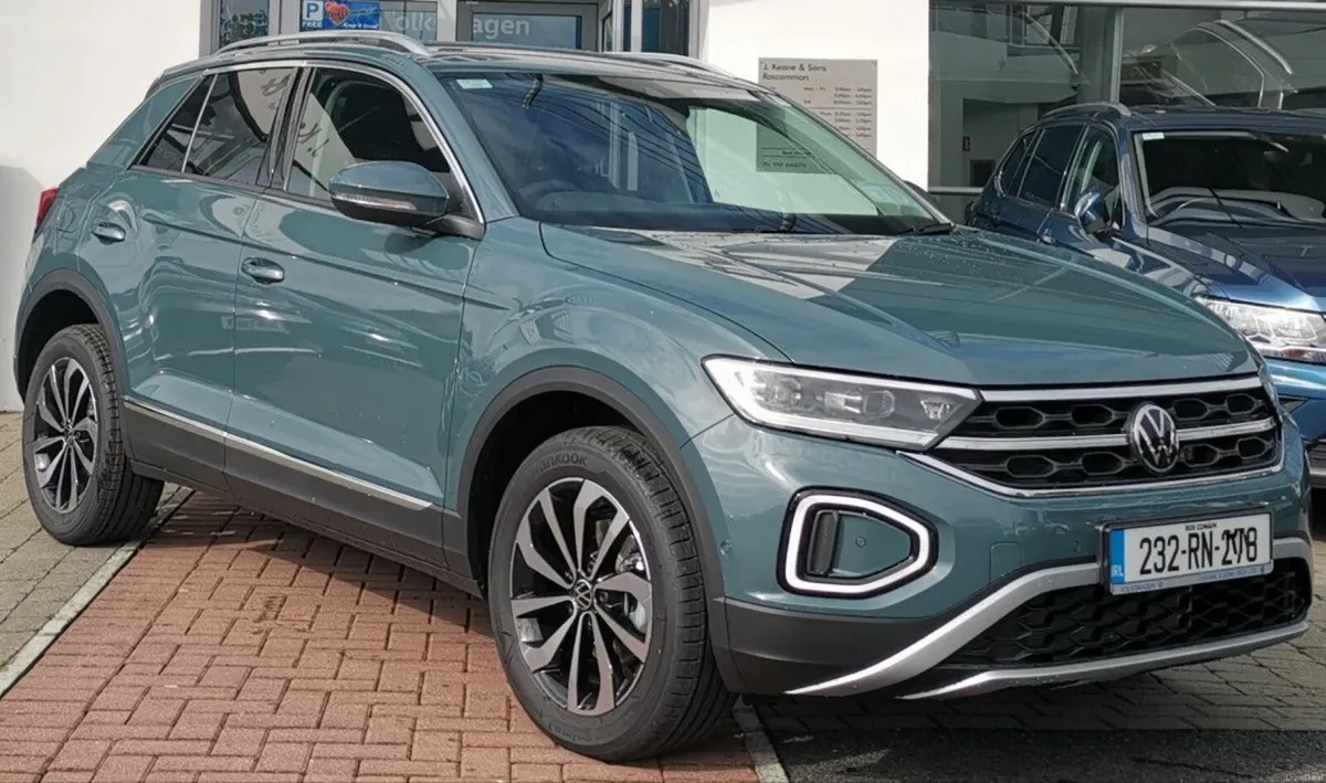 Volkswagen T-Roc Style 2.0 TDI 116HP **REAR VIEW C - Image 1