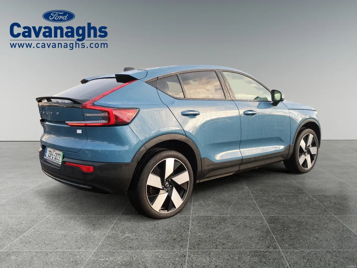 2023 VOLVO C40 Ultimate - Image 4