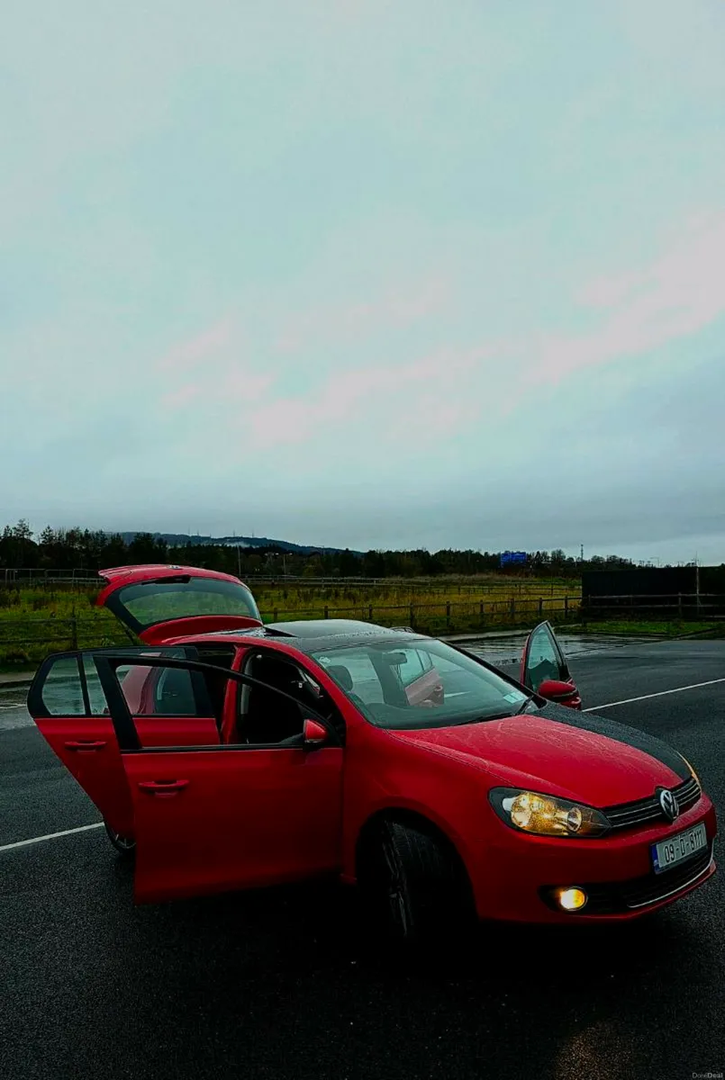 VOLKSWAGEN GOLF HIGH SPEC 1.4 TSI 6 SPEED MANUAL - Image 3