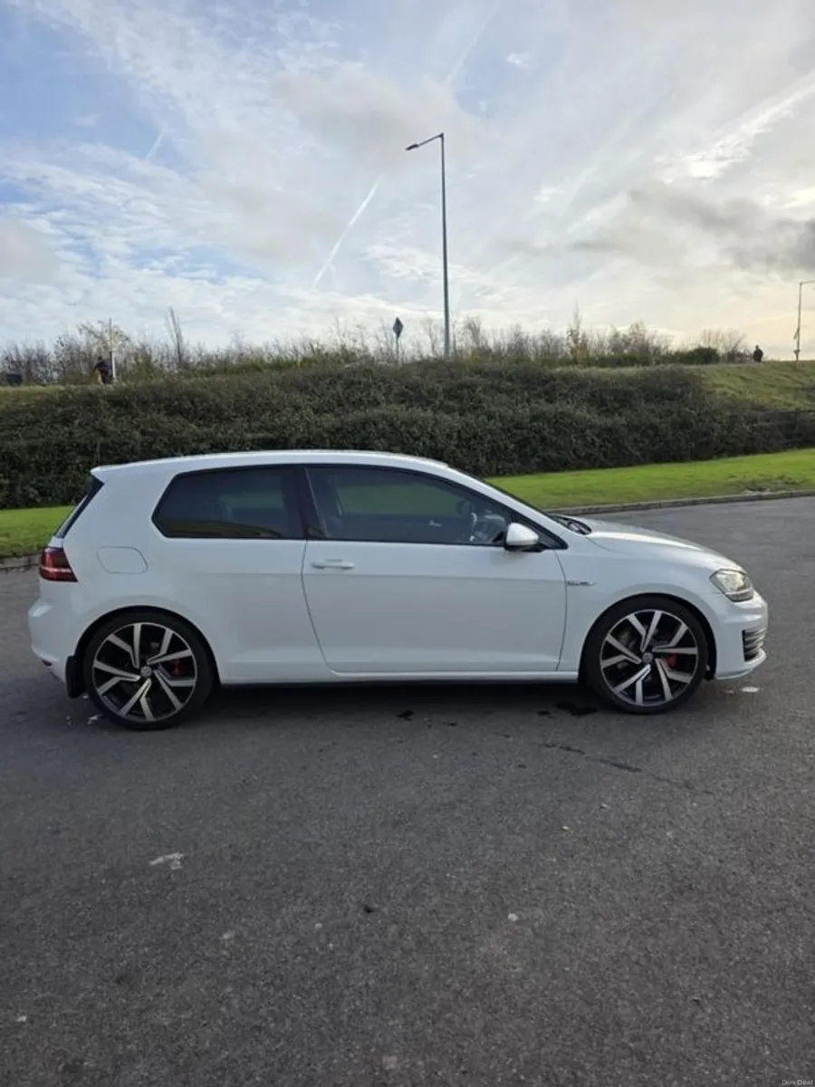 Volkswagen Golf 2016 GTD - Image 2