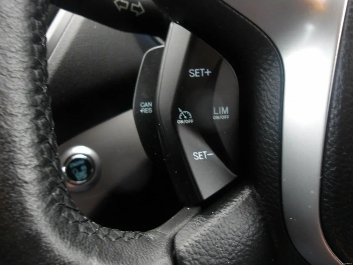 Ford Kuga ZETEC 2.0 TDCI 6SPEED 120BHP - Image 4