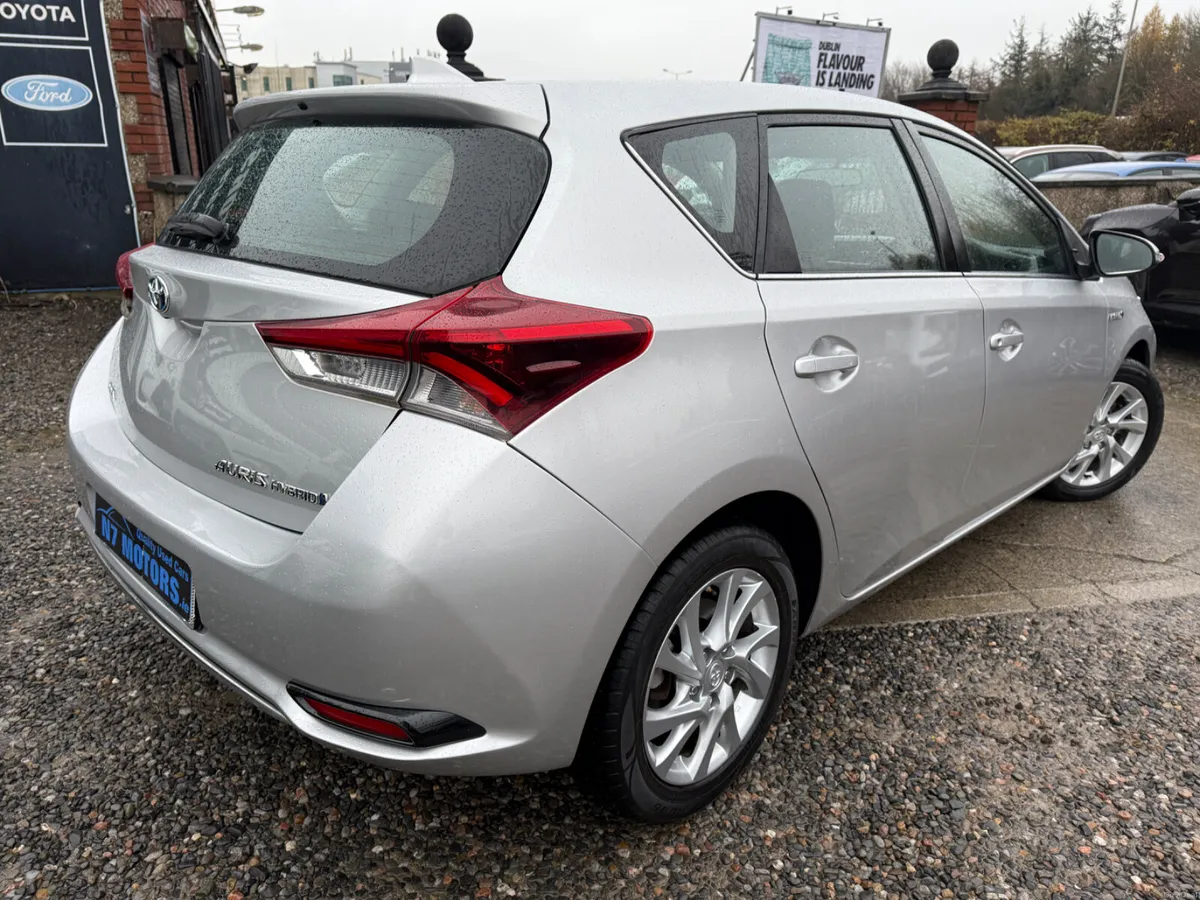 2016 Toyota Auris 1.8 LUNA HYBRID AUTO - Image 4