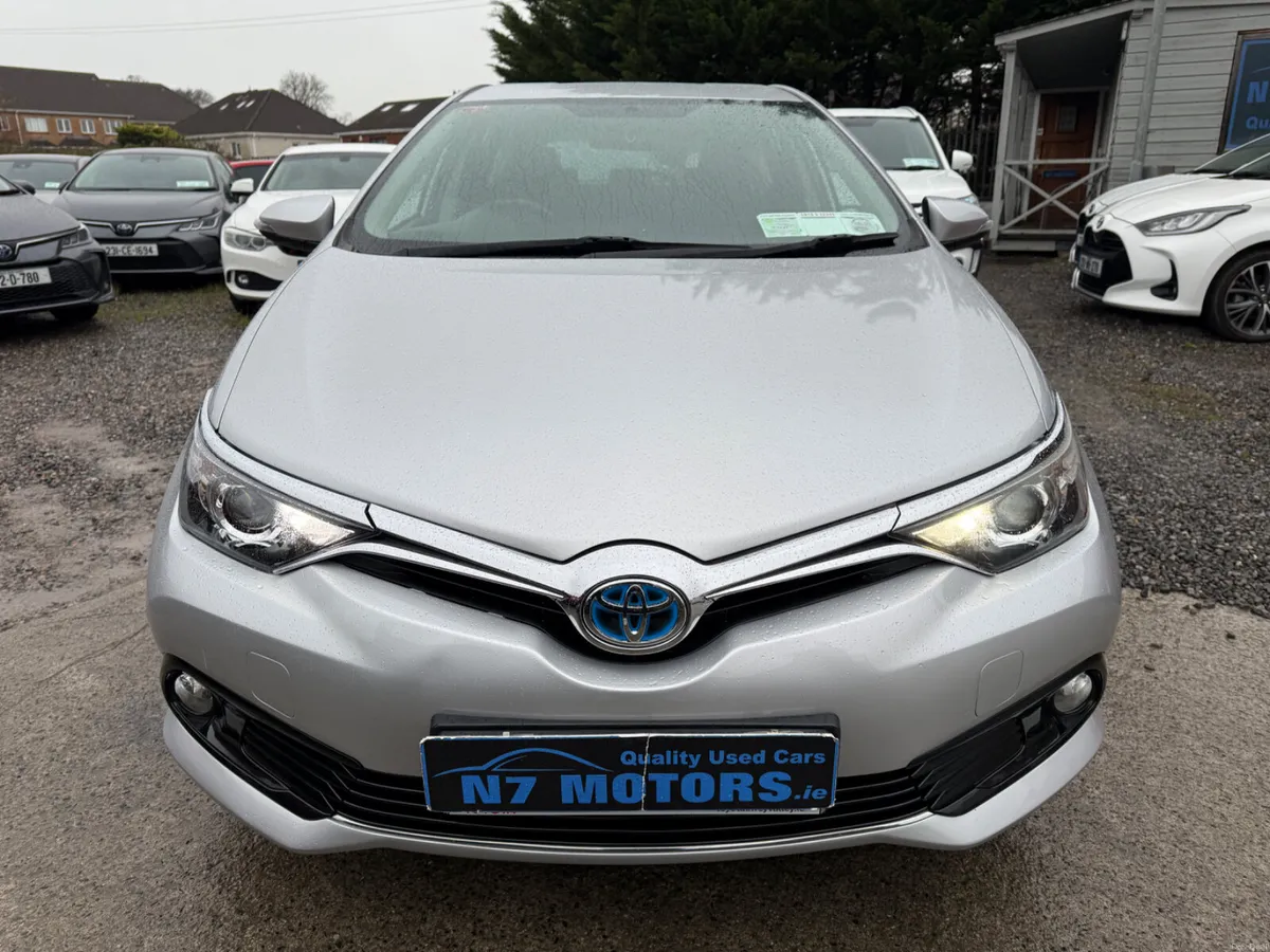 2016 Toyota Auris 1.8 LUNA HYBRID AUTO - Image 3