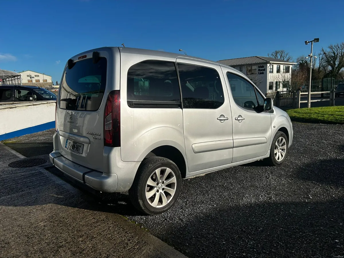 Wheelchair Car - Image 5
