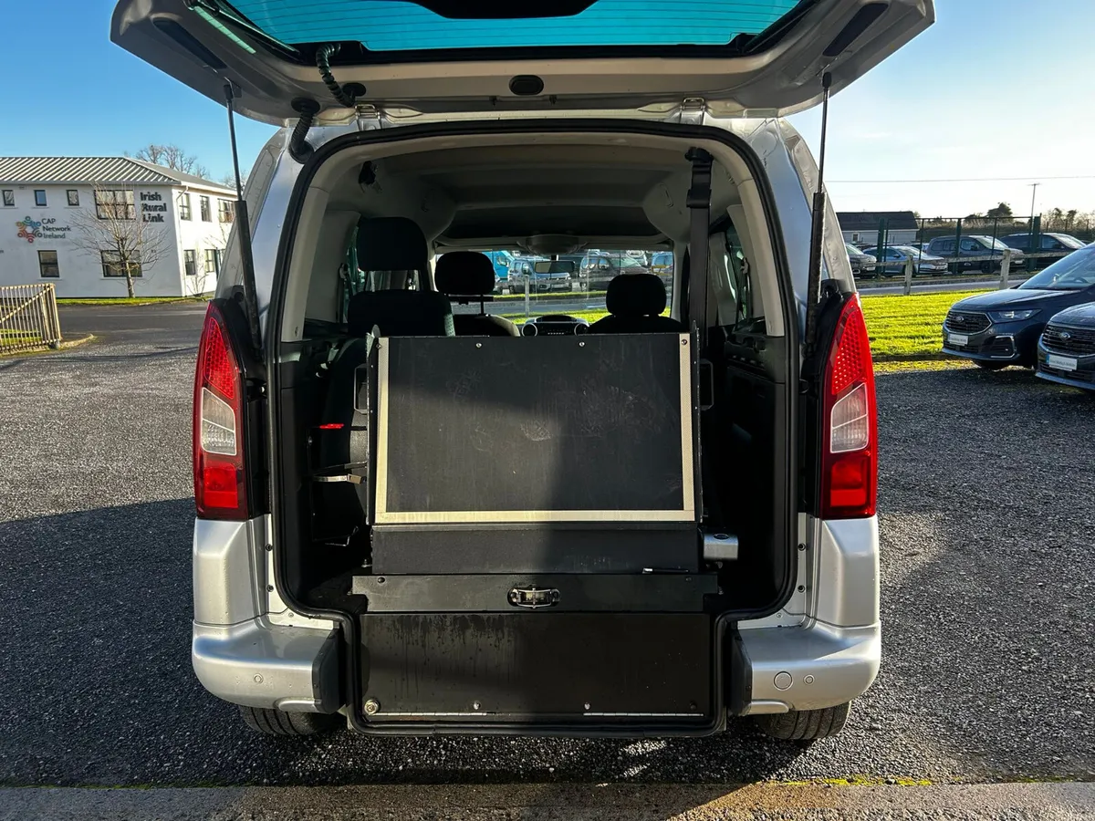 Wheelchair Car - Image 6