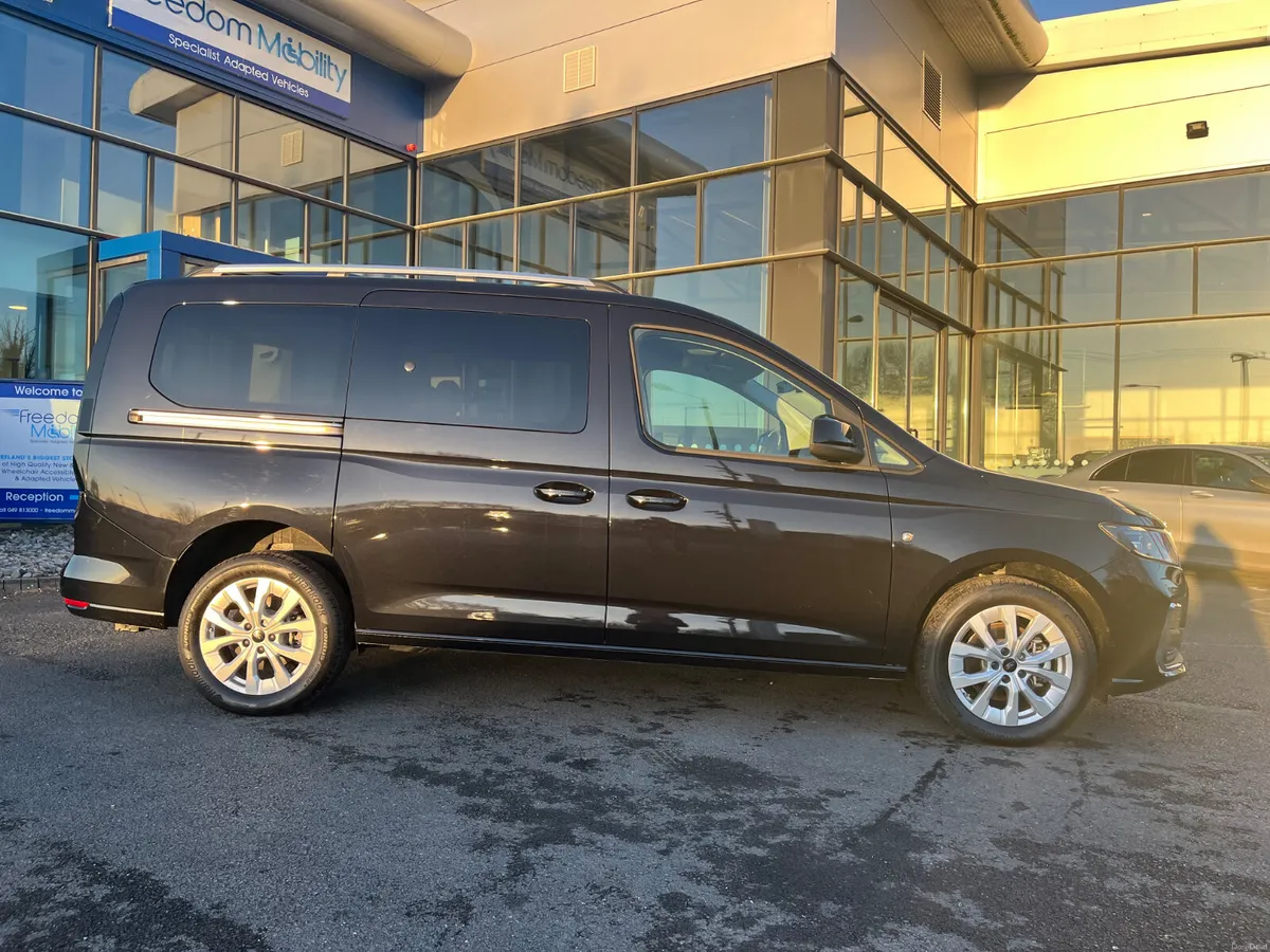 New Ford Tourneo Connect Auto, Wheelchair Access - Image 5
