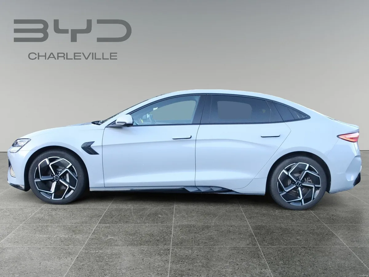 2024 BYD SEAL AWD EXCELLENCE - Image 2
