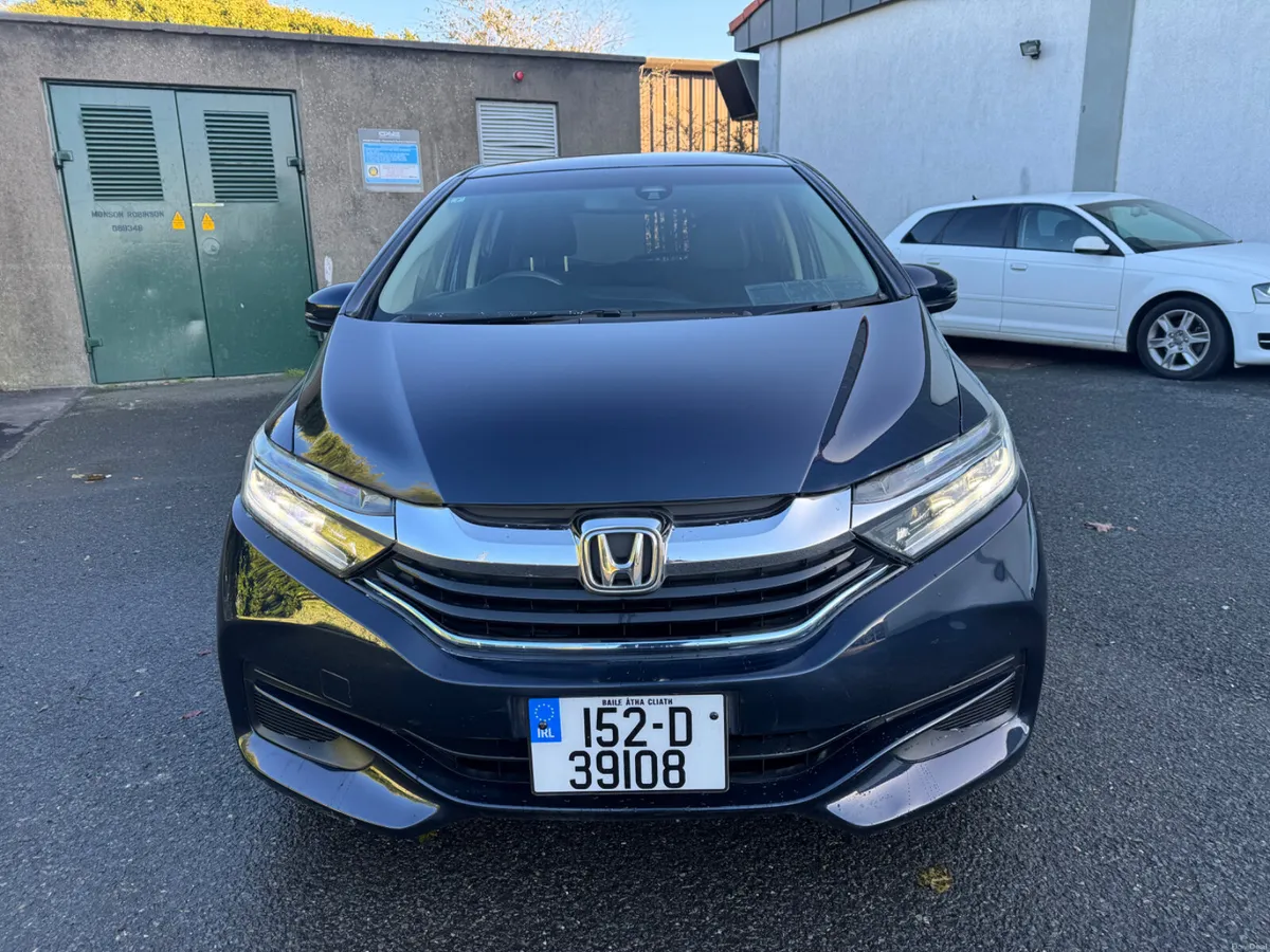 Honda Shuttle 2015 Hybrid 1.5  Automatic - Image 3