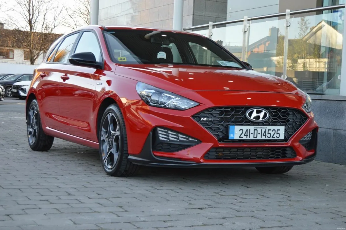 Hyundai i30 Petrol NLine CAR OF THE WEEK - Image 3