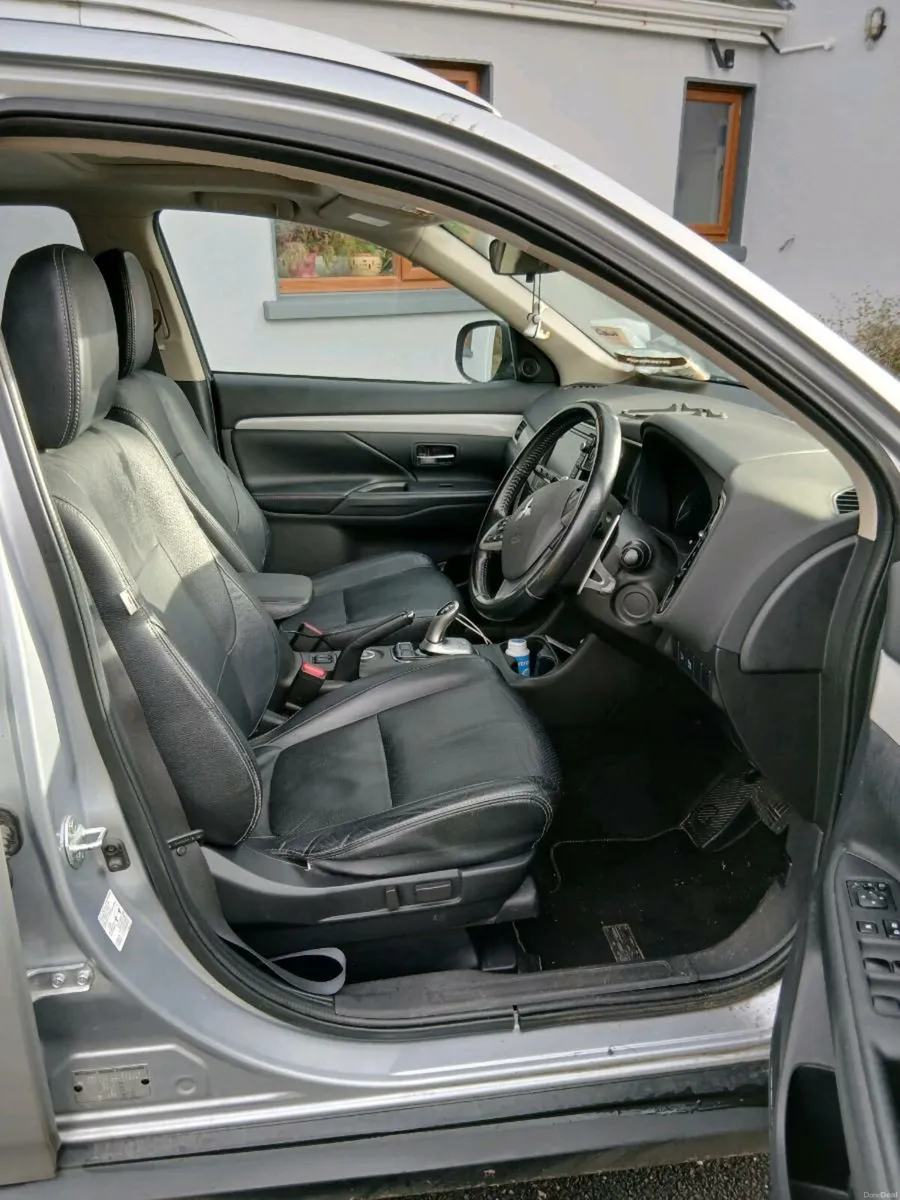 Mitsubishi Outlander PHEV 2015 - Image 3