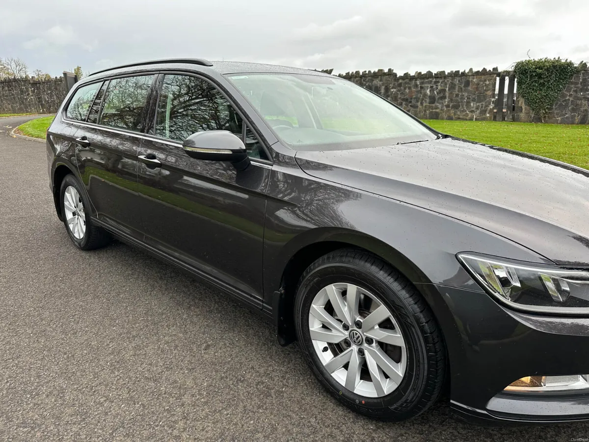 2019 Volkswagen Passat S 2.0 TDI - Image 2