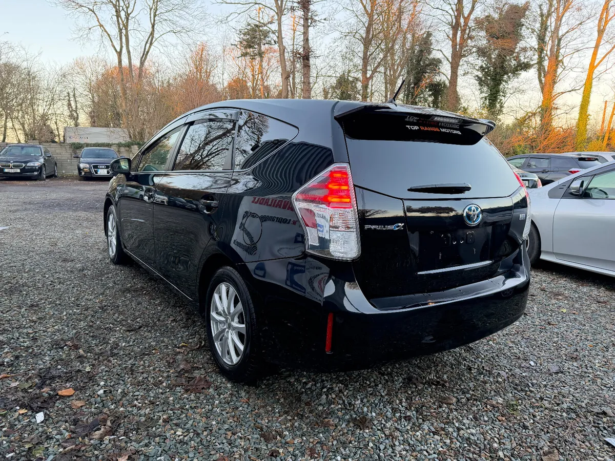 Toyota Prius 7 seater - Image 2