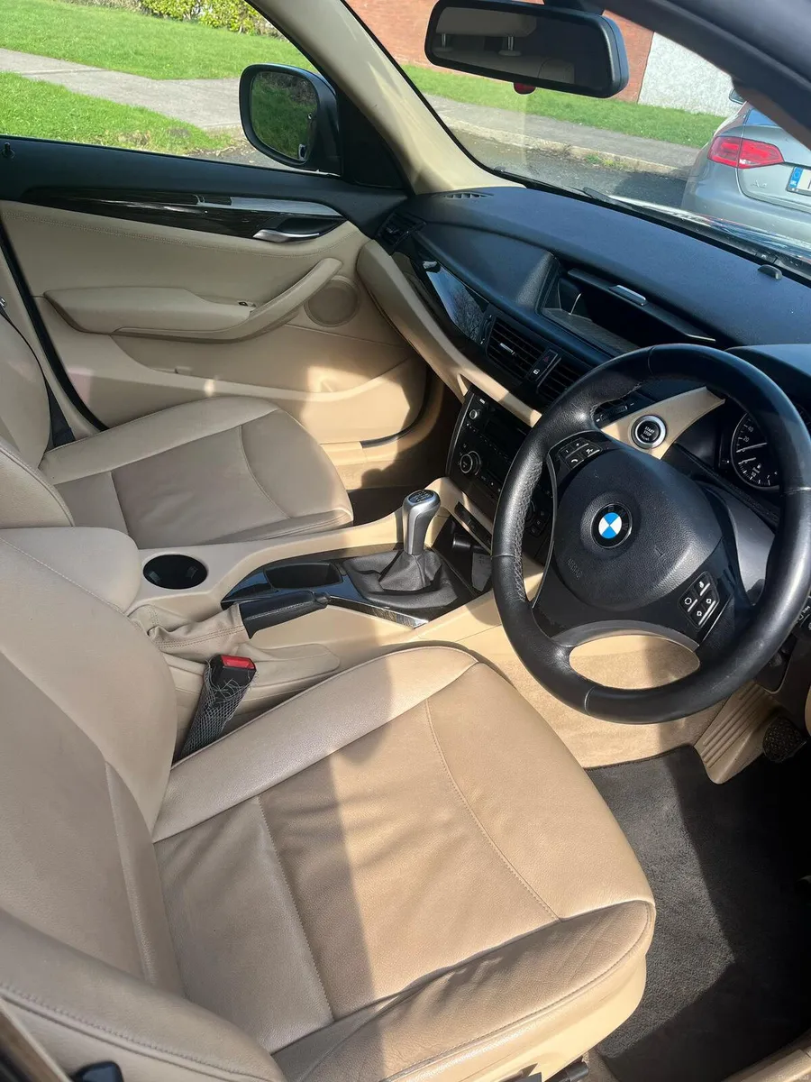 BMW X1 2011 - Image 2
