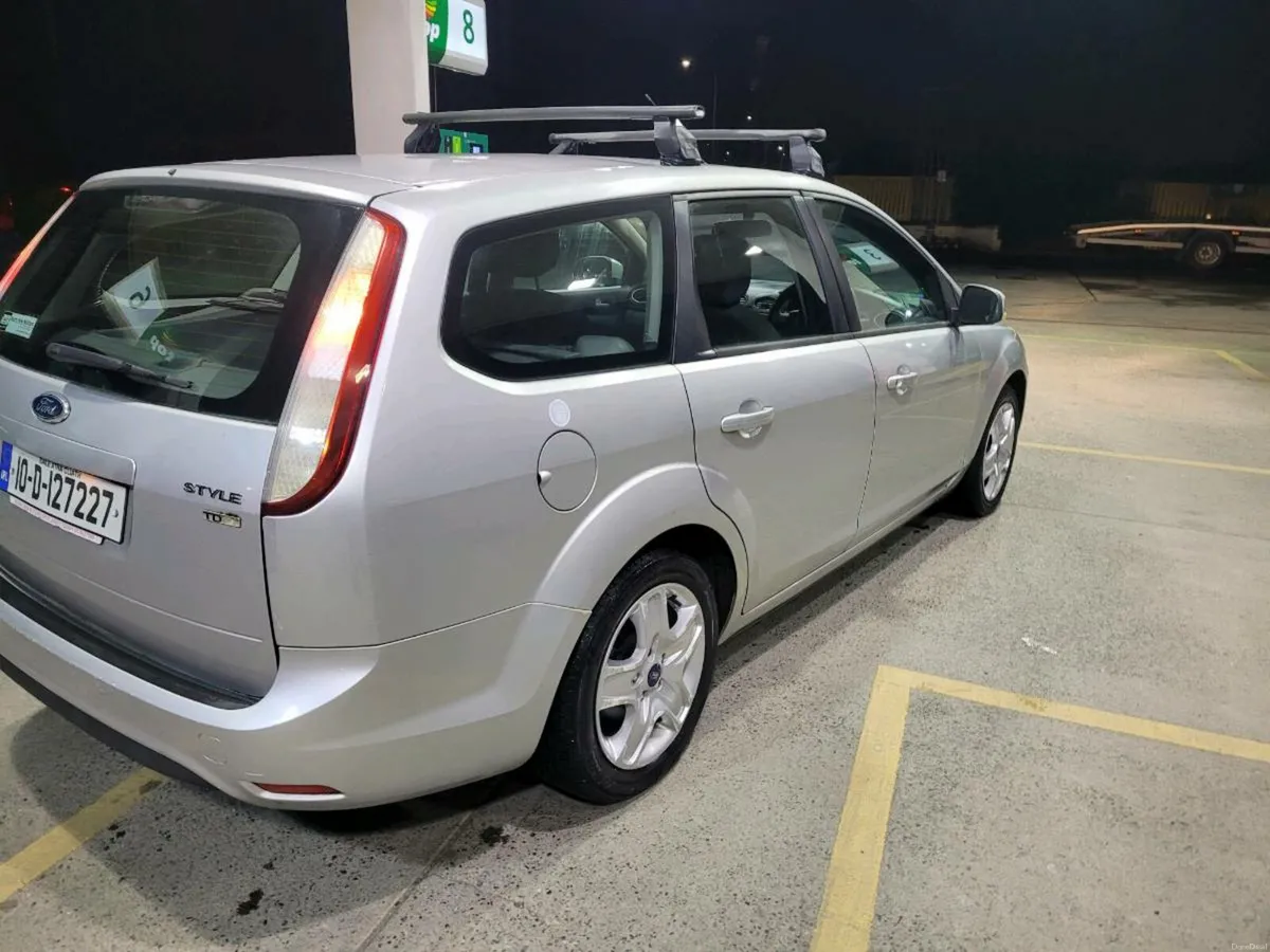 2010 ford focus estate - Image 1