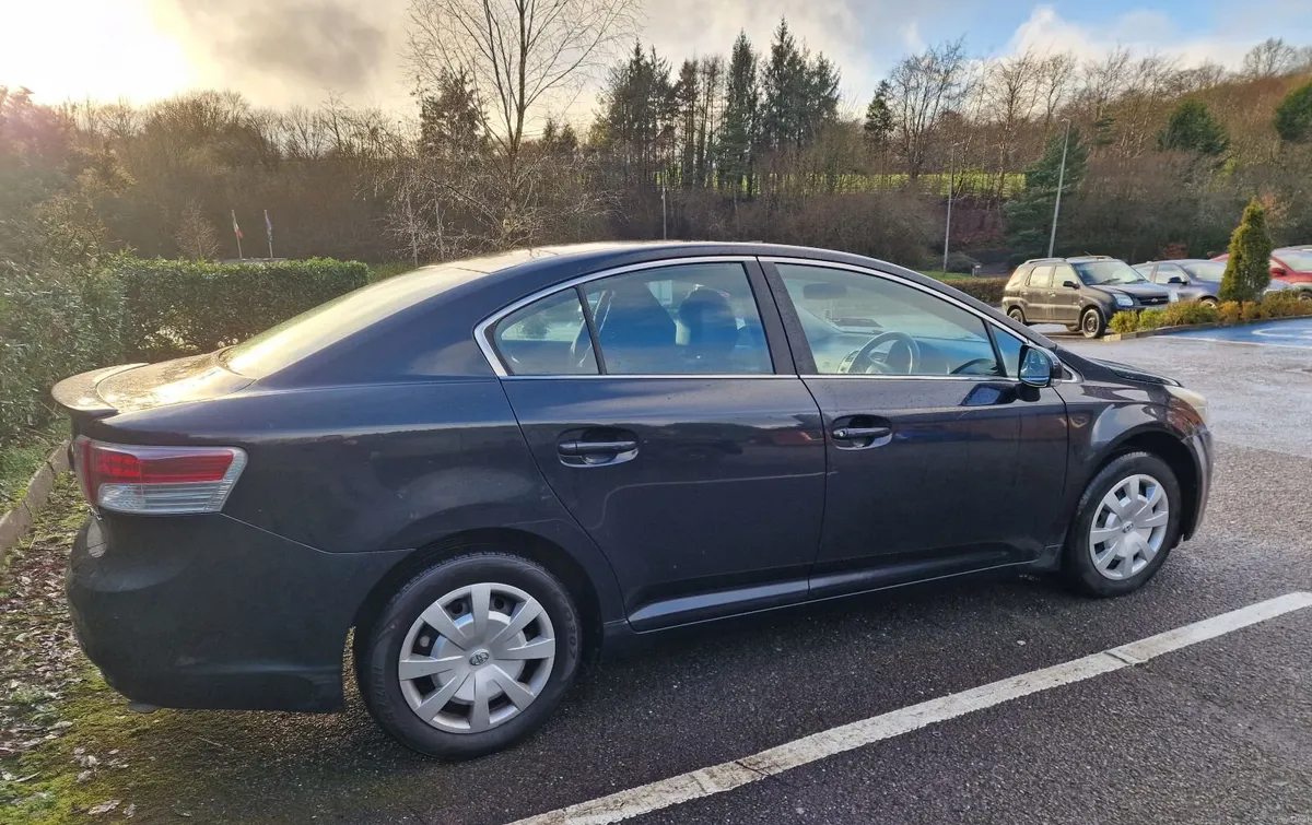 Toyota Avensis 2011 - Image 3
