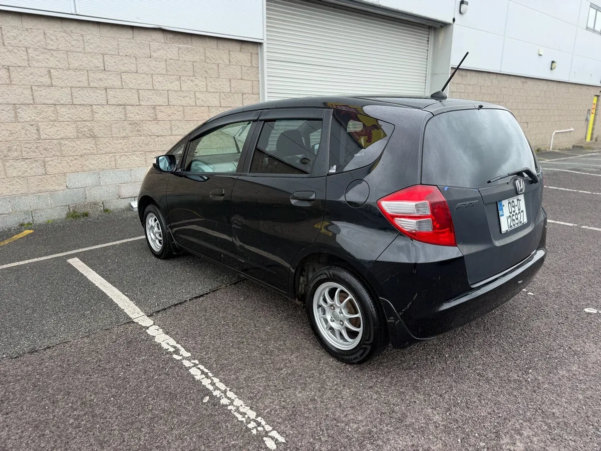 HONDA FIT 1.3 PETROL AUTO - Image 3