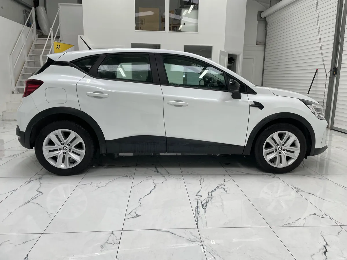 Renault Captur 2022 - Image 2