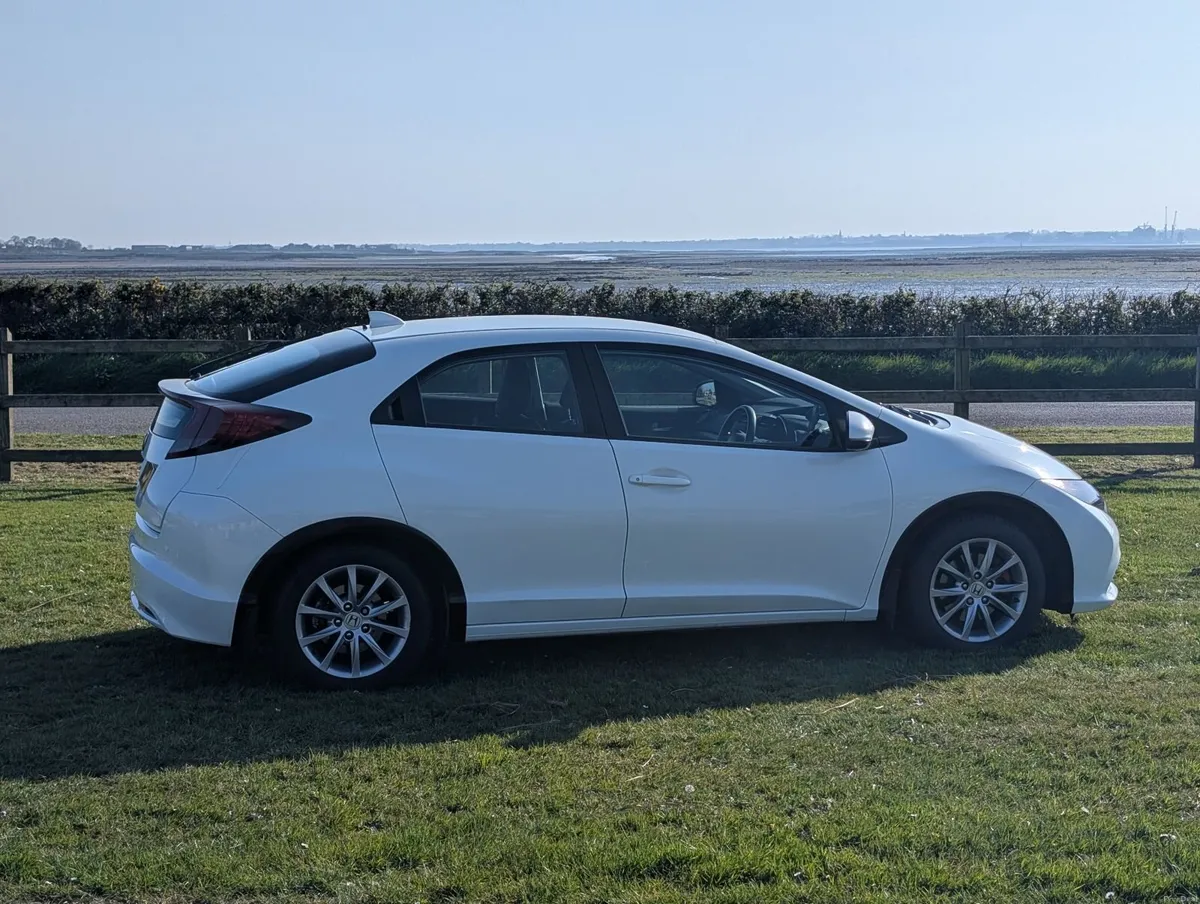 Honda Civic 2013 2.2 Litre Diesel No VAT/Customs - Image 4