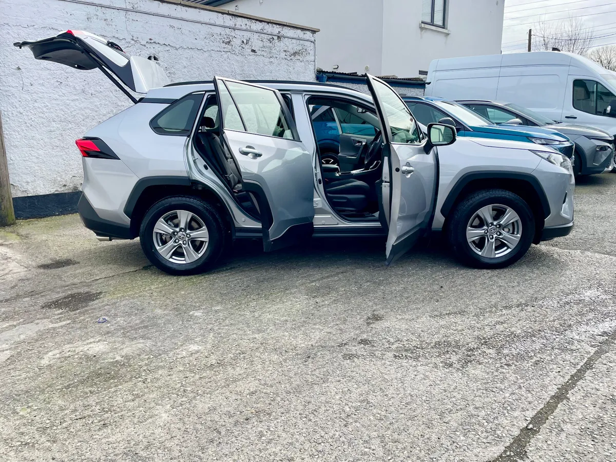 Toyota RAV4 Luna 2.5 Petrol Hybrid Auto 5DR,2024 - Image 3