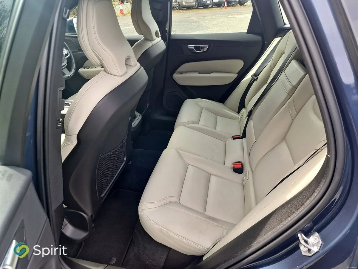 Volvo XC60 B4 Inscription Mild Hybrid Diesel - Image 5