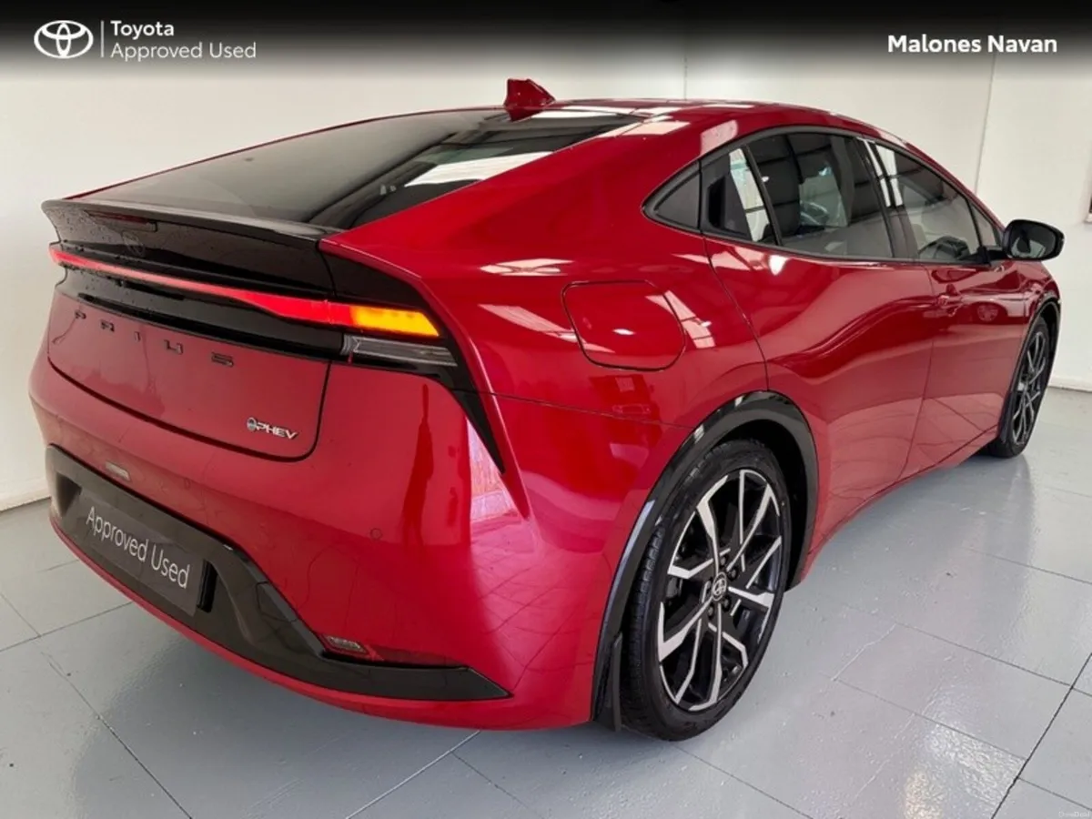 Toyota Prius PRIUS PLUG-IN HYBRID - Image 2