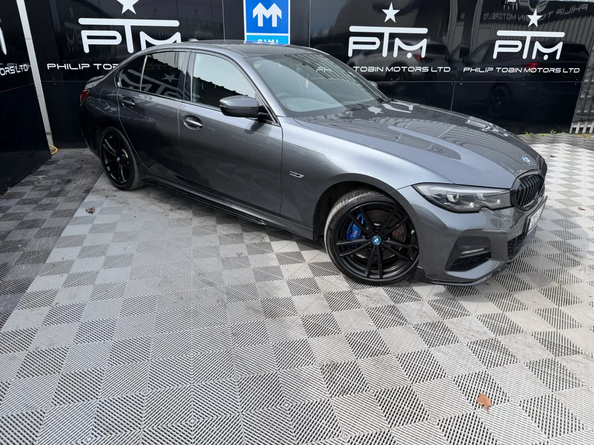 BMW 3-Series 2021 - Image 2