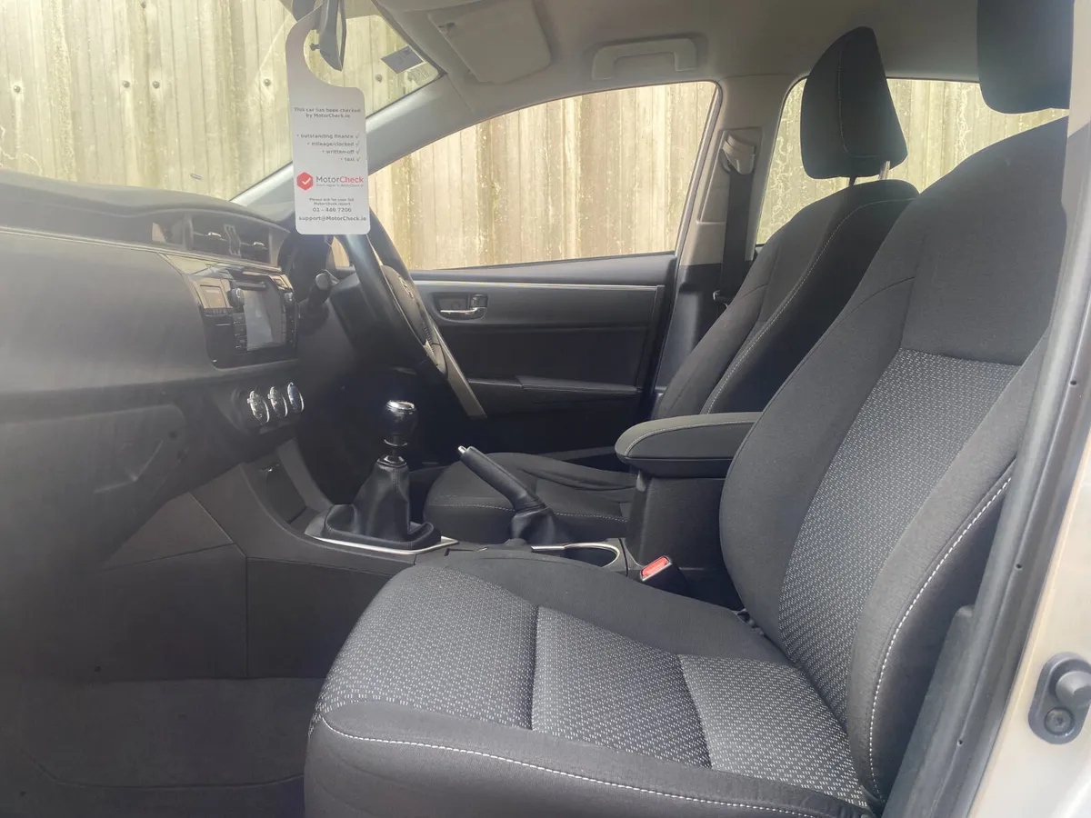 Toyota Corolla 2015//FINANCE AVAILABLE/// - Image 4