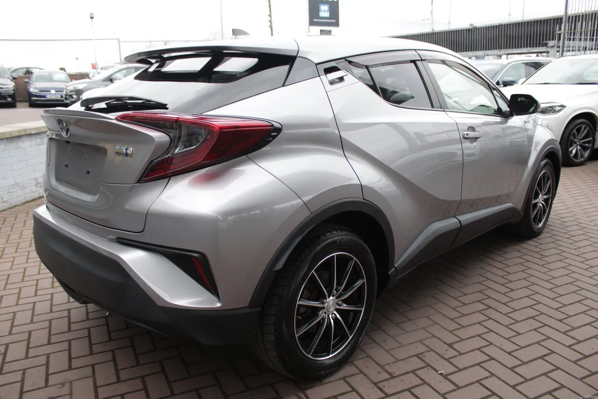 2018 TOYOTA C-HR SELF CHARGING HYBRID 1.8 - Image 4