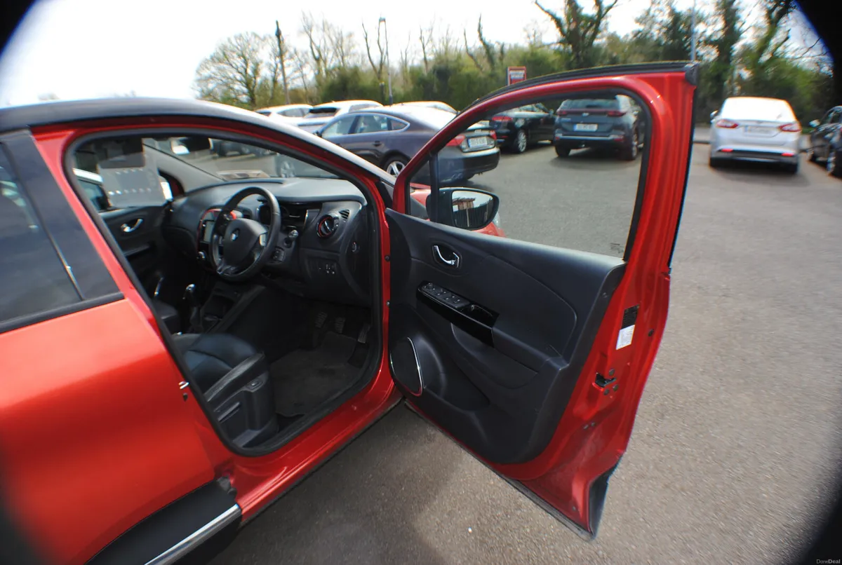 Renault Captur 2016 1.5 L 5DR H/B RED - Image 3