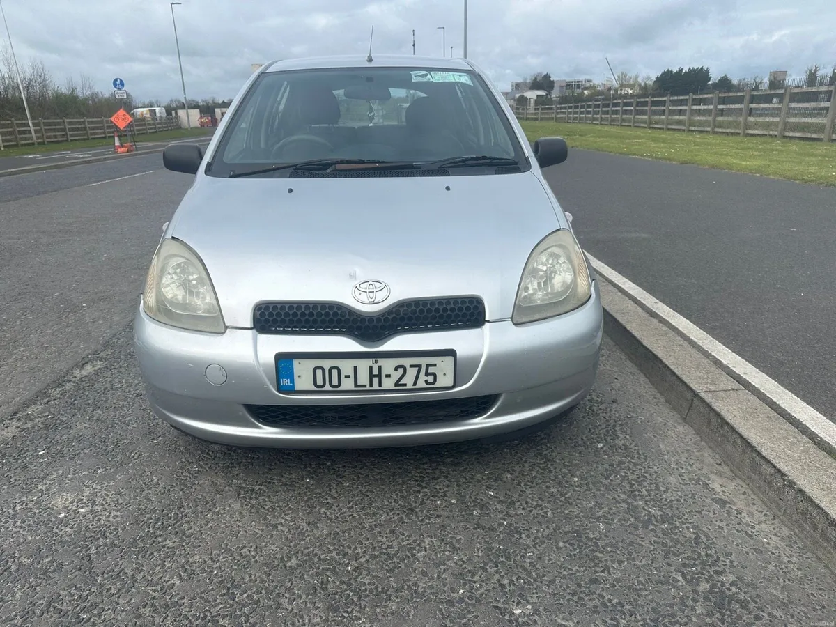 2000 Toyota Yaris - Image 2