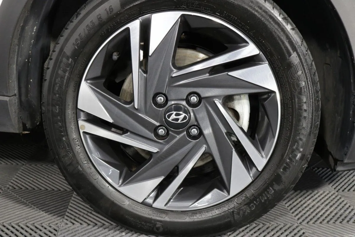 Hyundai Bayon Bayon Executive Auto - Image 4