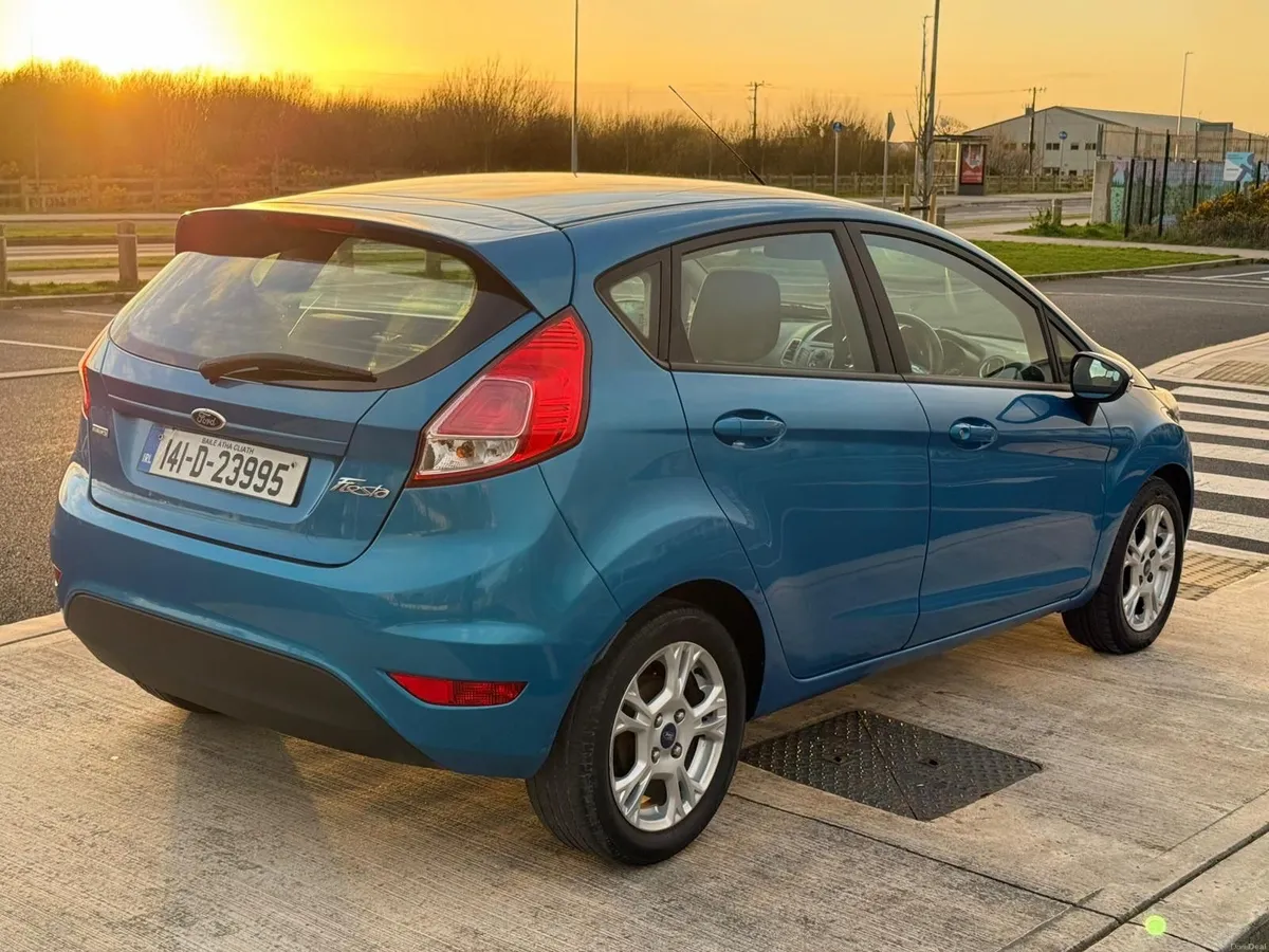 Ford Fiesta 2014 - Image 2