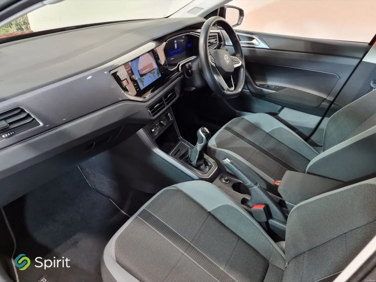 Volkswagen Polo 1.0 TSI 95HP Style**Call John 0861 - Image 4