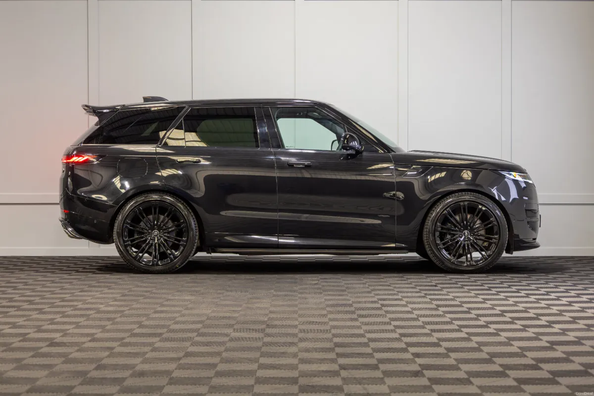 2023 Range Rover Sport P440e Dynamic HSE *Pan Roof - Image 6