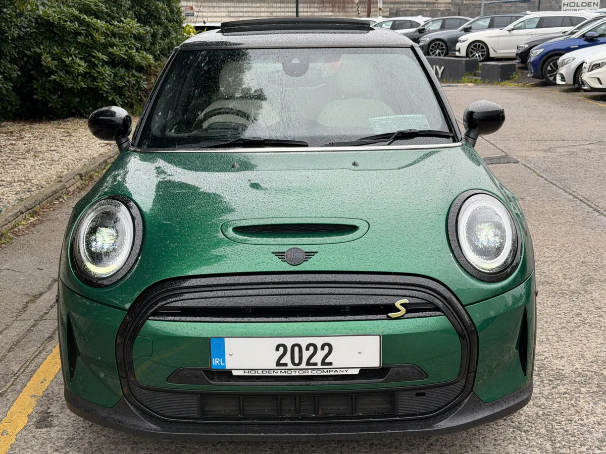 Mini Electric 2022..LEVEL 3..PAN ROOF..KEYLESS - Image 4