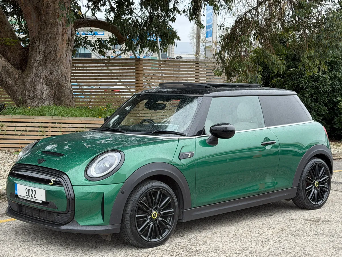 Mini Electric 2022..LEVEL 3..PAN ROOF..KEYLESS - Image 3
