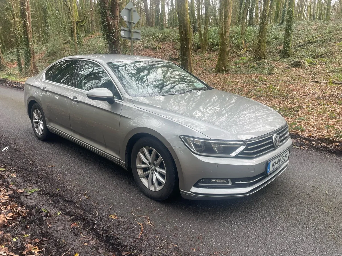 VOLKSWAGEN PASSAT COMFORTLINE 1.6 TDI 120HP - Image 1