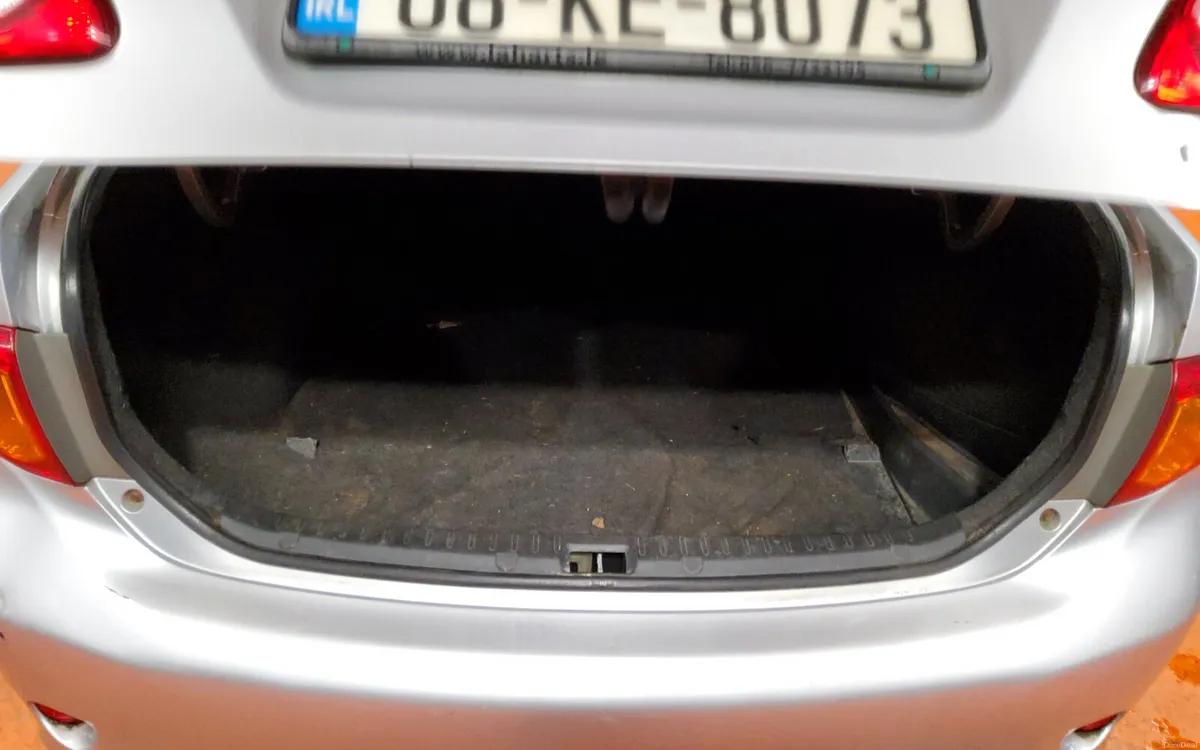 Toyota Corolla 2008 - Image 3